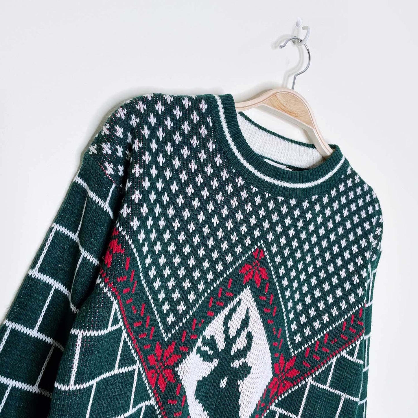 vintage reindeer fireplace knit holiday crew - size medium