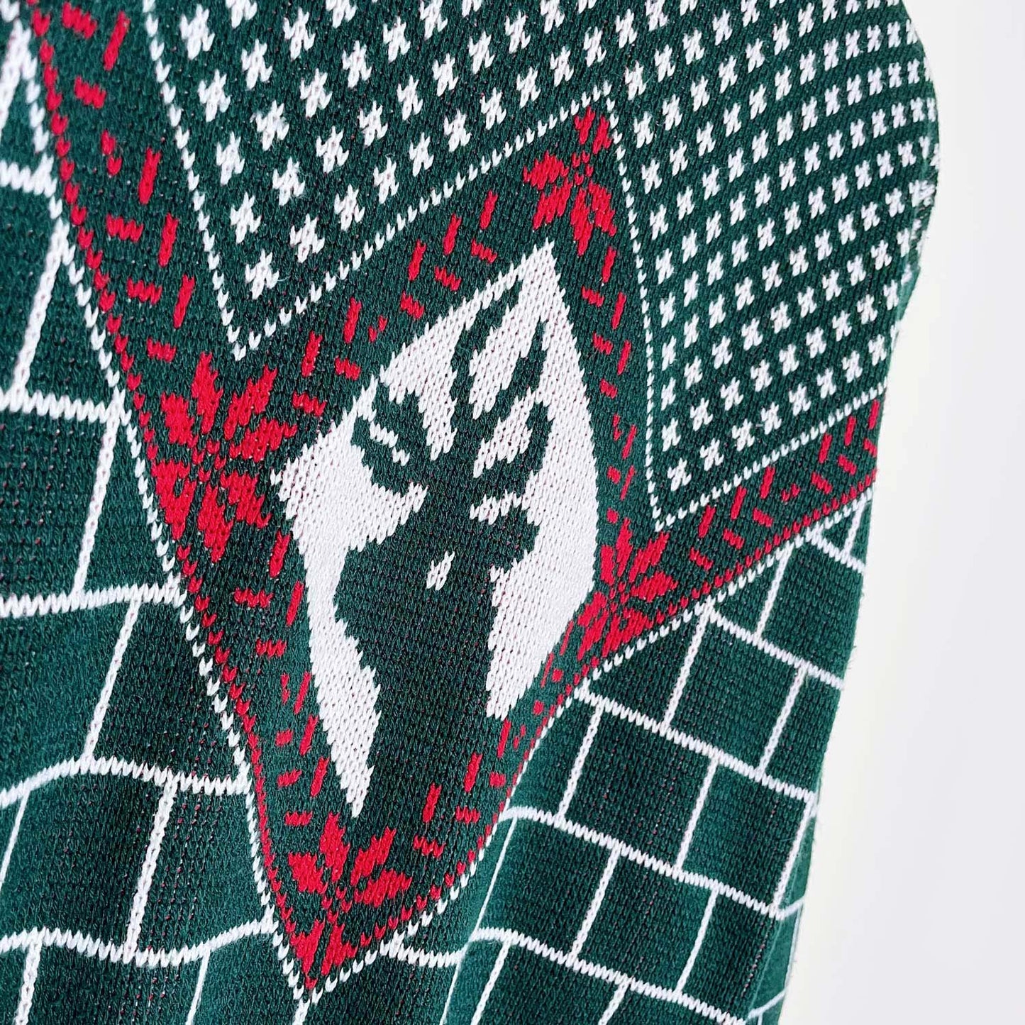 vintage reindeer fireplace knit holiday crew - size medium