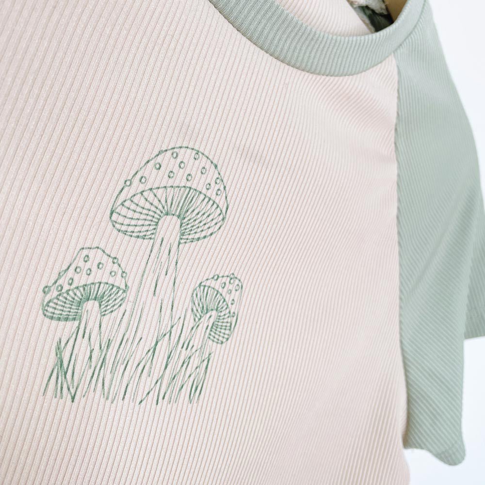 mushrooms ribbed crop raglan tee - good market thrift store