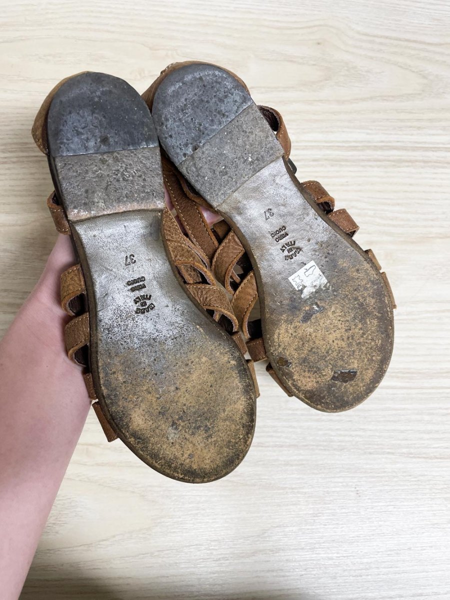 roots rustic leather strappy sandals | made in Italy - good market thrift store