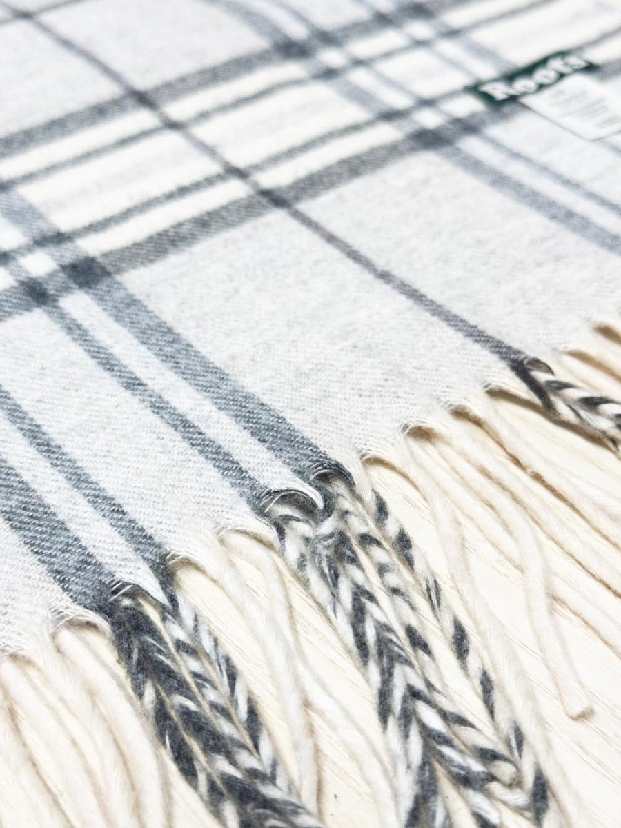 roots tartan fringe scarf | made in Germany - good market thrift store