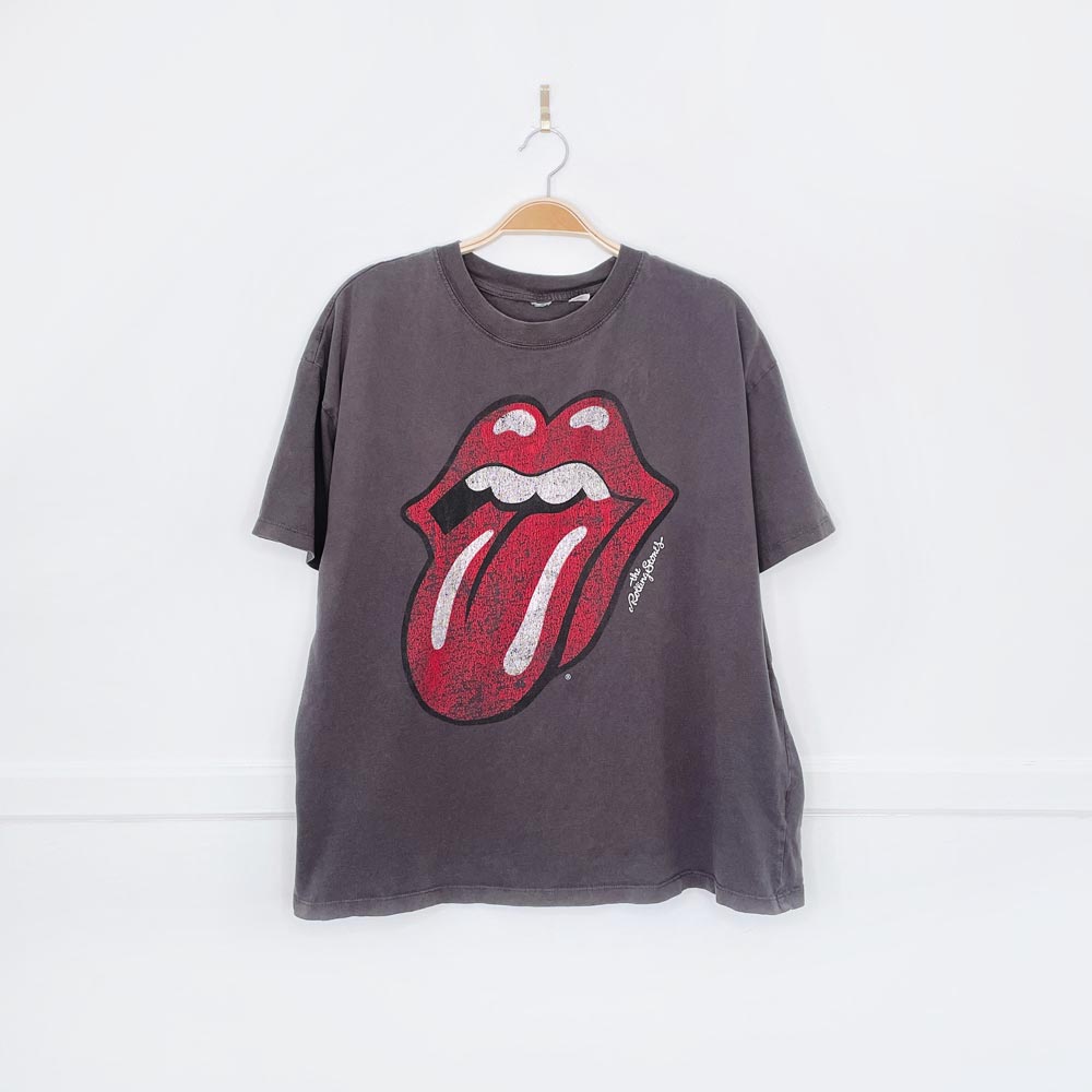 rolling stones x h&m tongue graphic tee