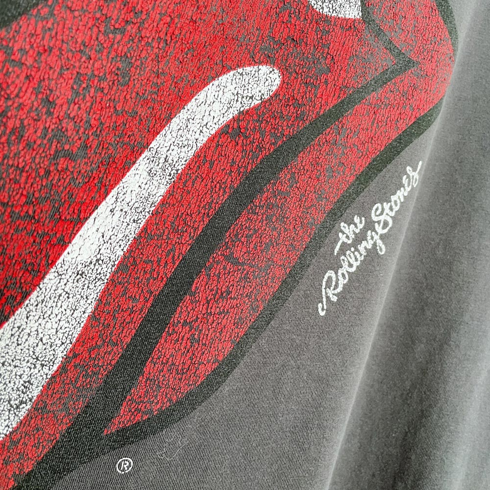 rolling stones x h&m tongue graphic tee