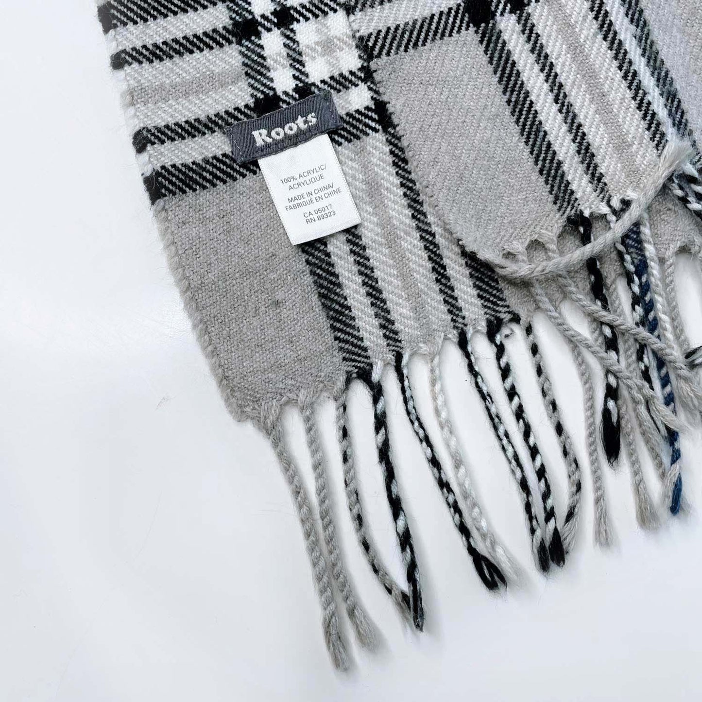 roots grey plaid fringe scarf