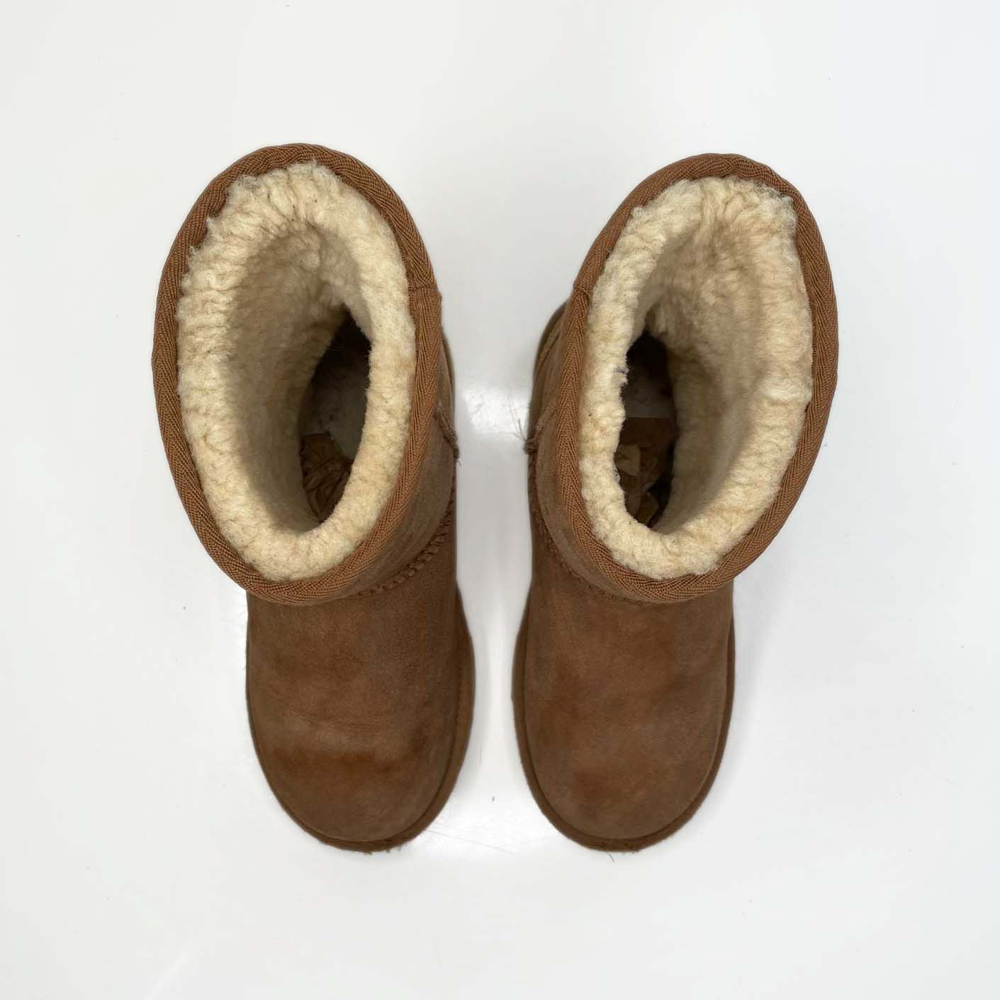 ugg classic short chestnut sheepskin boots - size 4