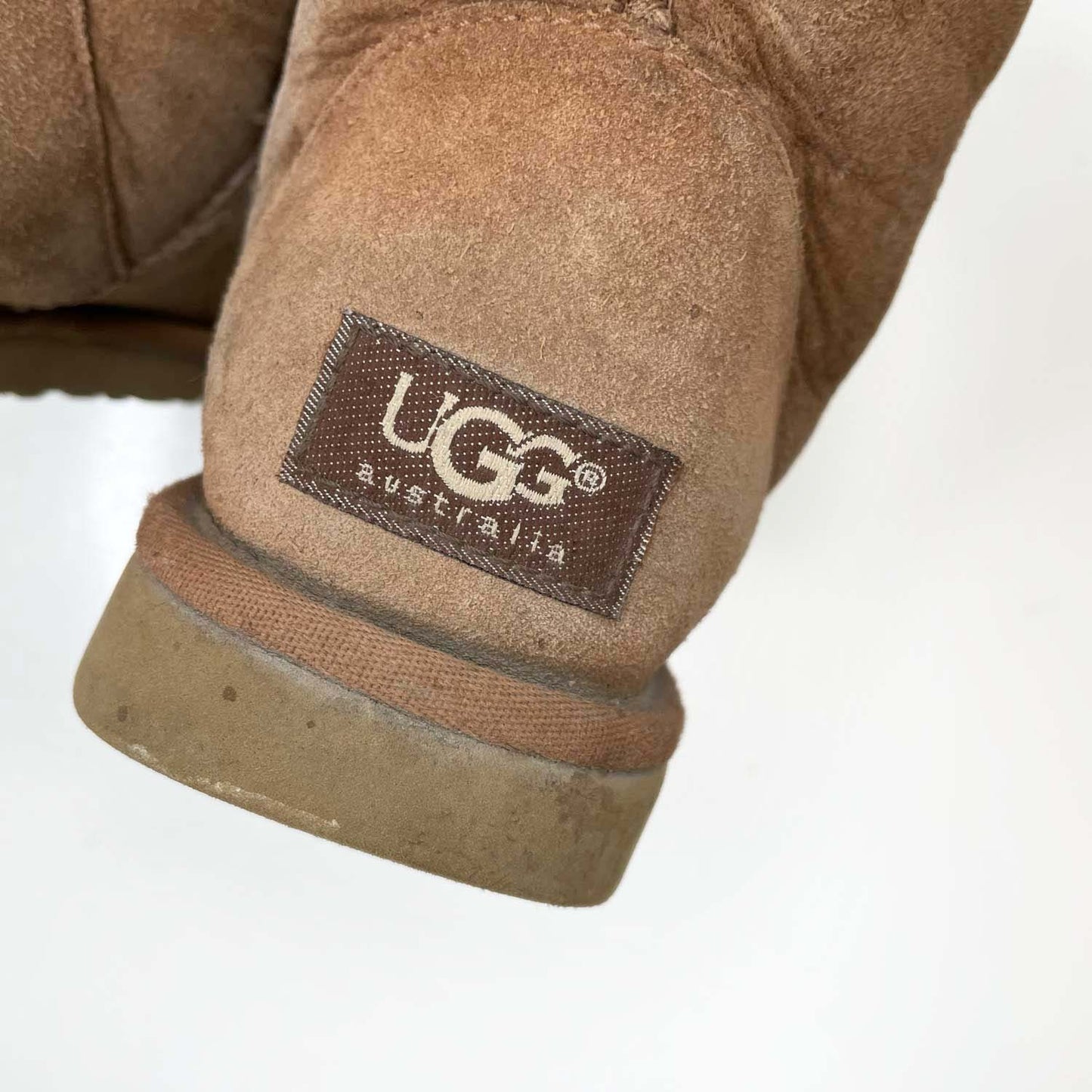 ugg classic short chestnut sheepskin boots - size 7