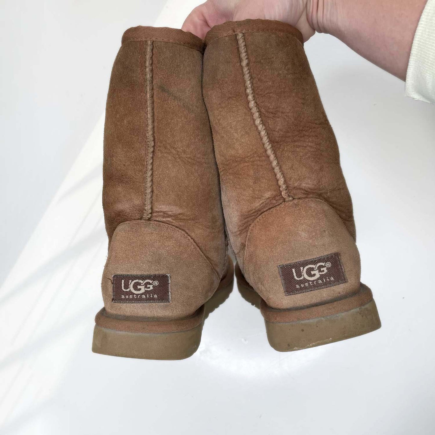 ugg classic short chestnut sheepskin boots - size 7