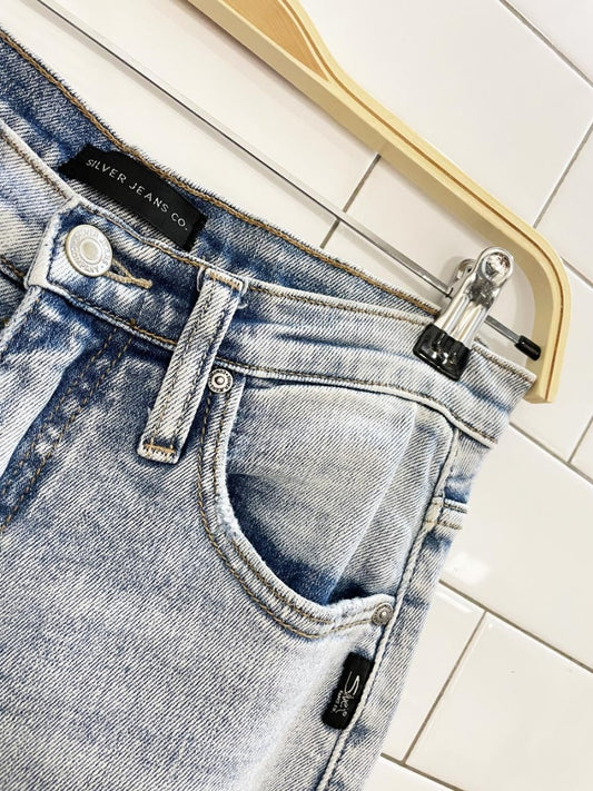 silver jeans co. highly desirable distressed wide leg jeans - good market thrift store