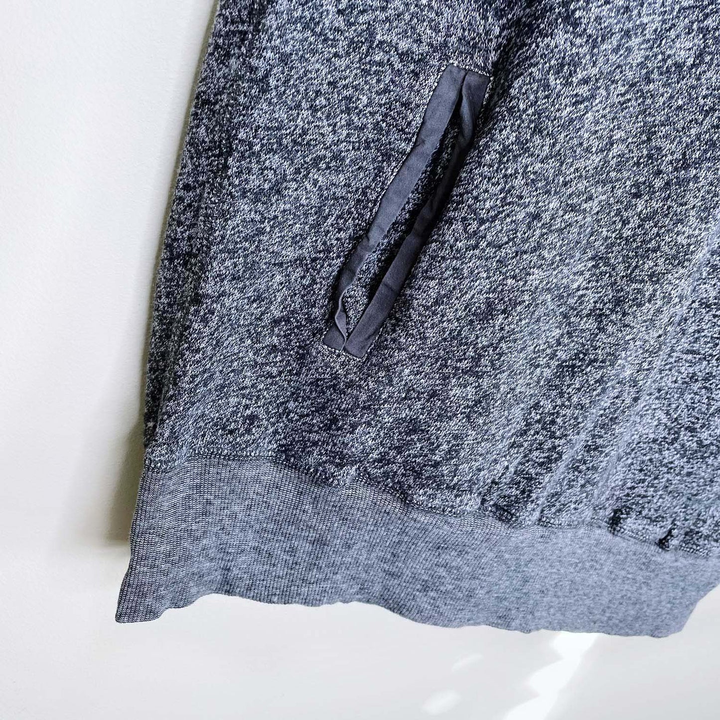 roots black pepper sleeveless hoodie - size small