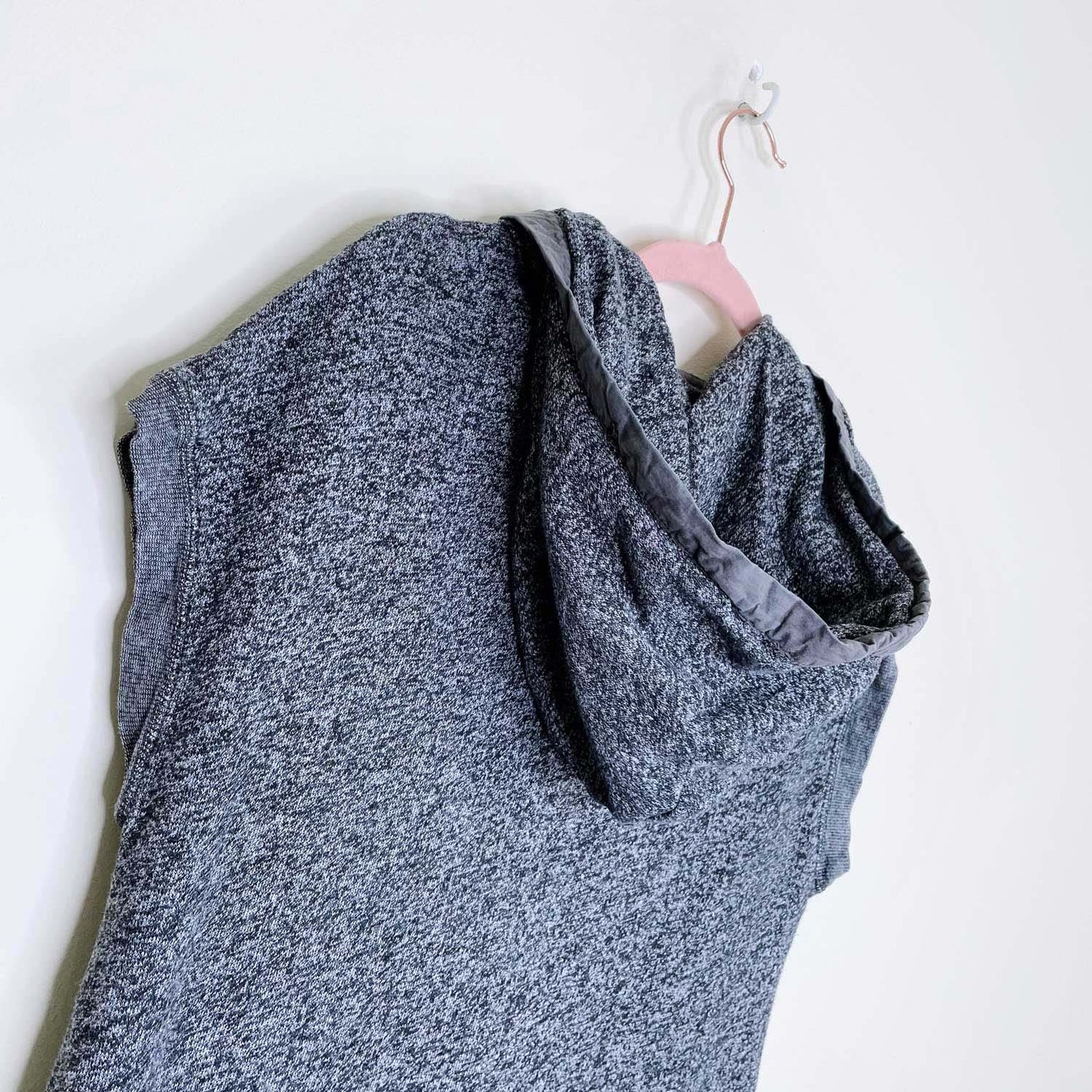 roots black pepper sleeveless hoodie - size small