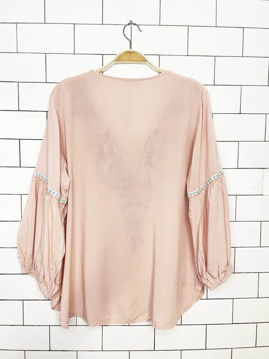 solitaire boho embroidered peasant blouse - good market thrift store