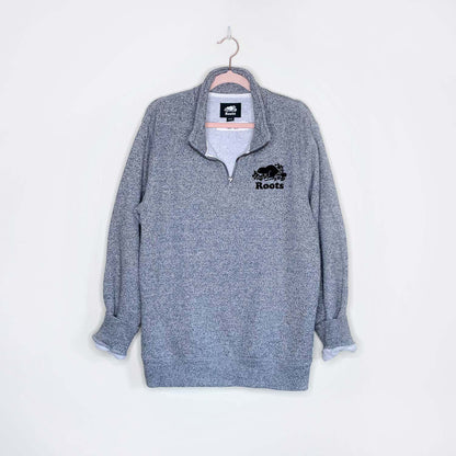 roots 2021 organic gender free 1/4 zip sweatshirt - size medium