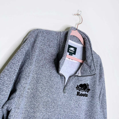 roots 2021 organic gender free 1/4 zip sweatshirt - size medium