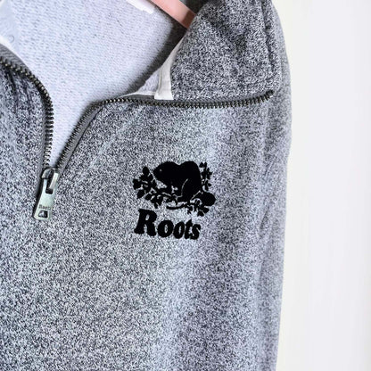 roots 2021 organic gender free 1/4 zip sweatshirt - size medium