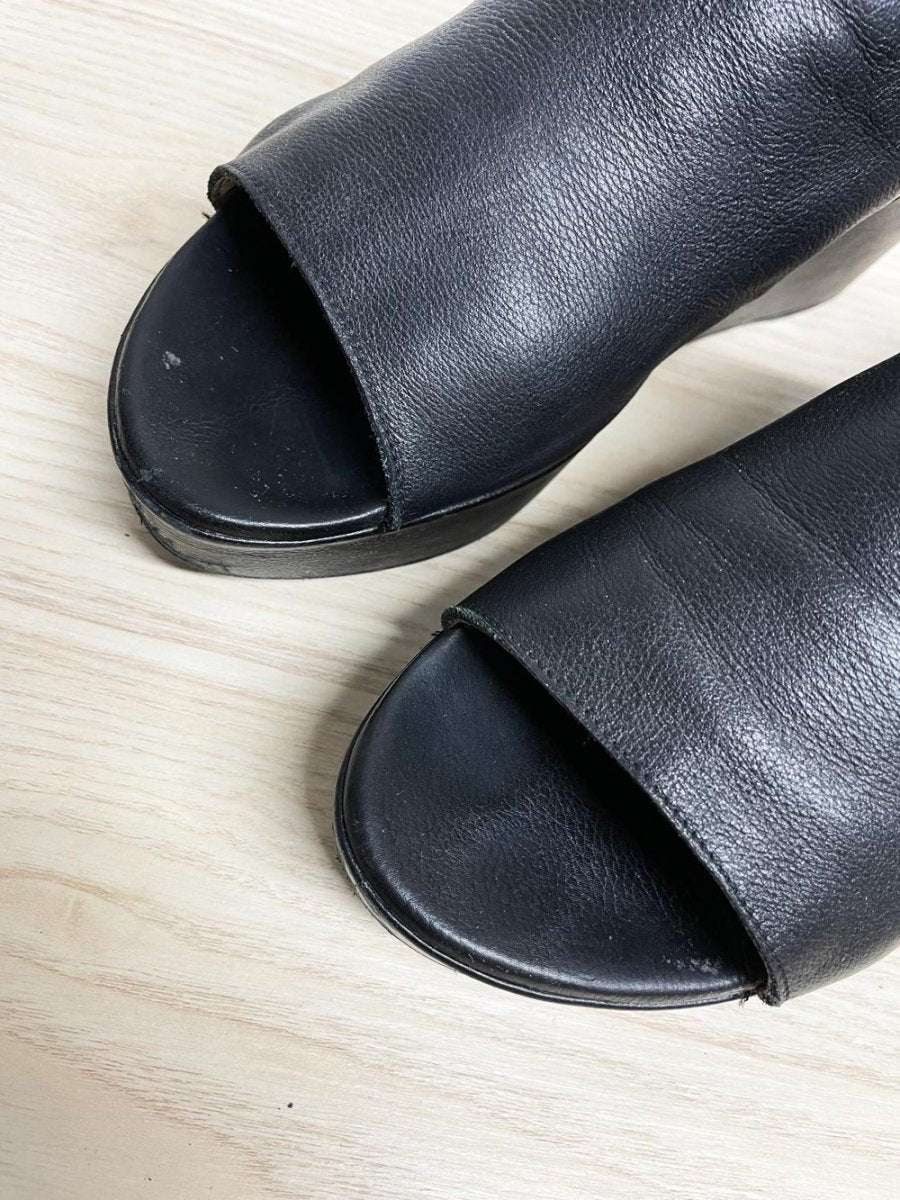 stuart weitzman leather platform sandals - good market thrift store
