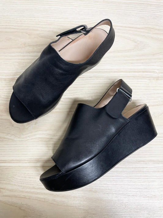 stuart weitzman leather platform sandals - good market thrift store