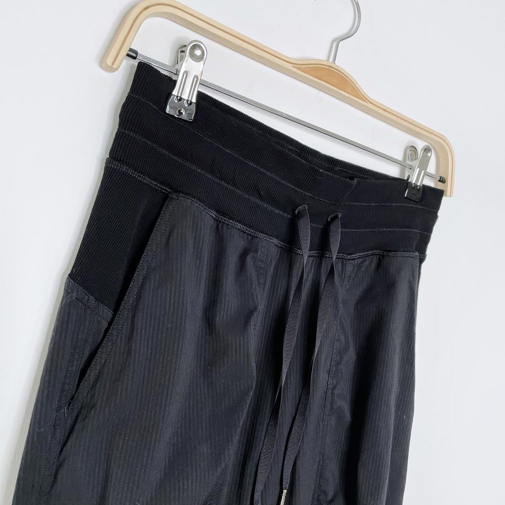 lululemon 2019 dance studio jogger swift
