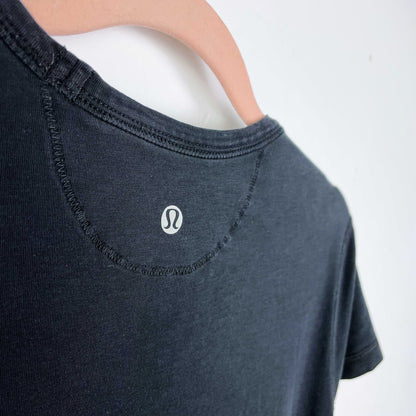 lululemon swan tee - size small