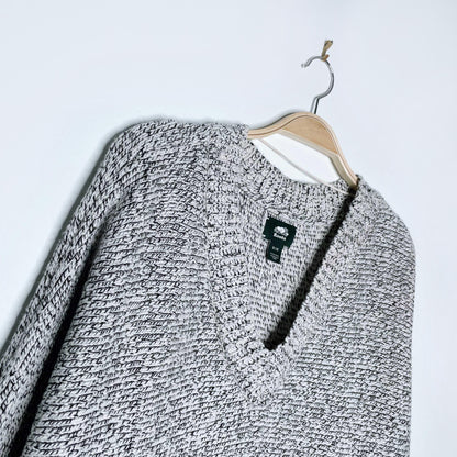 roots 2020 cotton v-neck snowy fox sweater