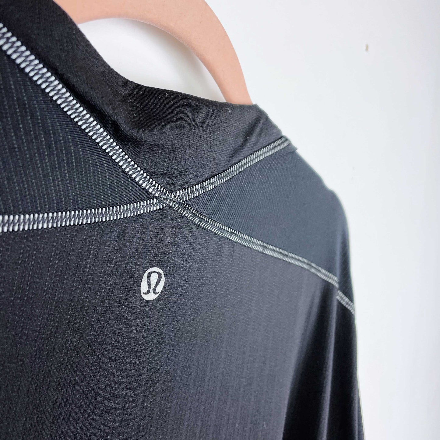 lululemon men's tech short sleeve tee - size xl