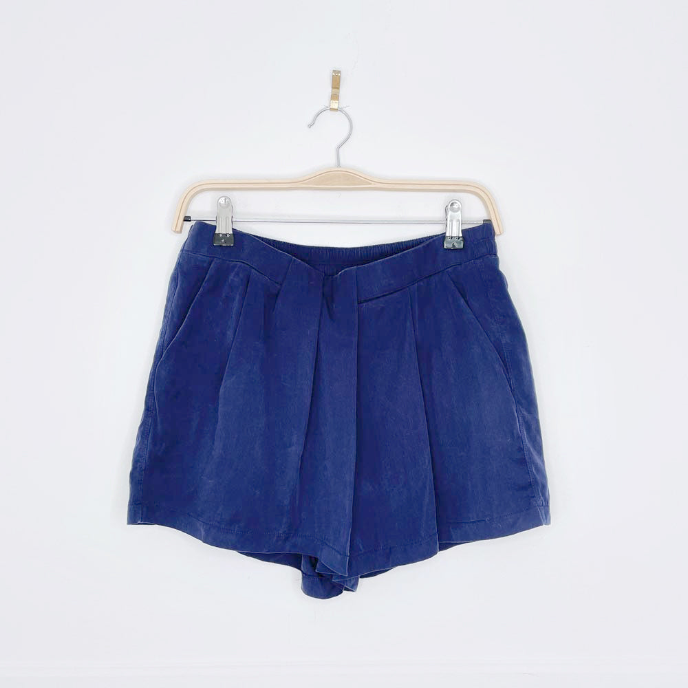 lululemon keepsake pleated tencel shorts