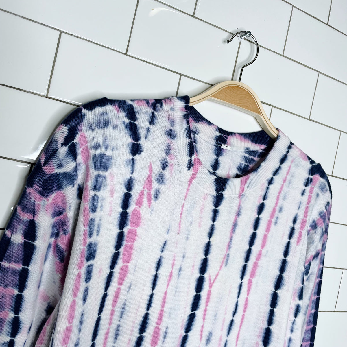 lululemon 2022 tie dye crewneck with cashmere - size medium