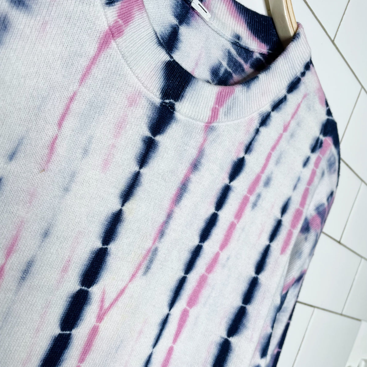 lululemon 2022 tie dye crewneck with cashmere - size medium