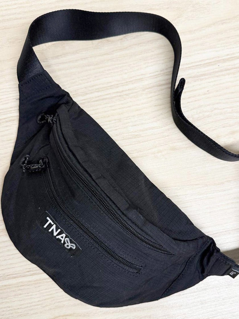 tna multi - pocket belt bag | aritzia - good market thrift store