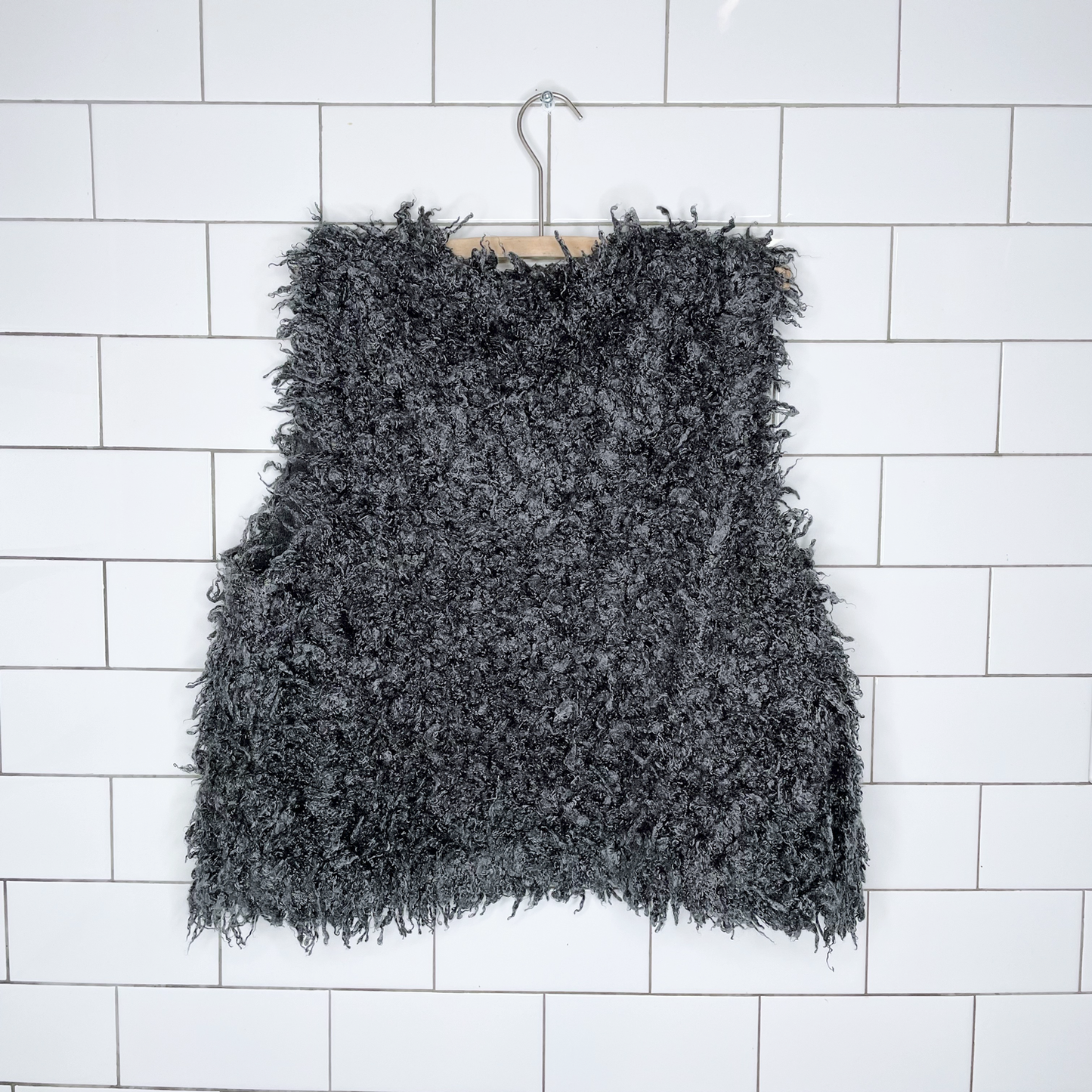 tommy hilfiger faux fur shag vest - size medium