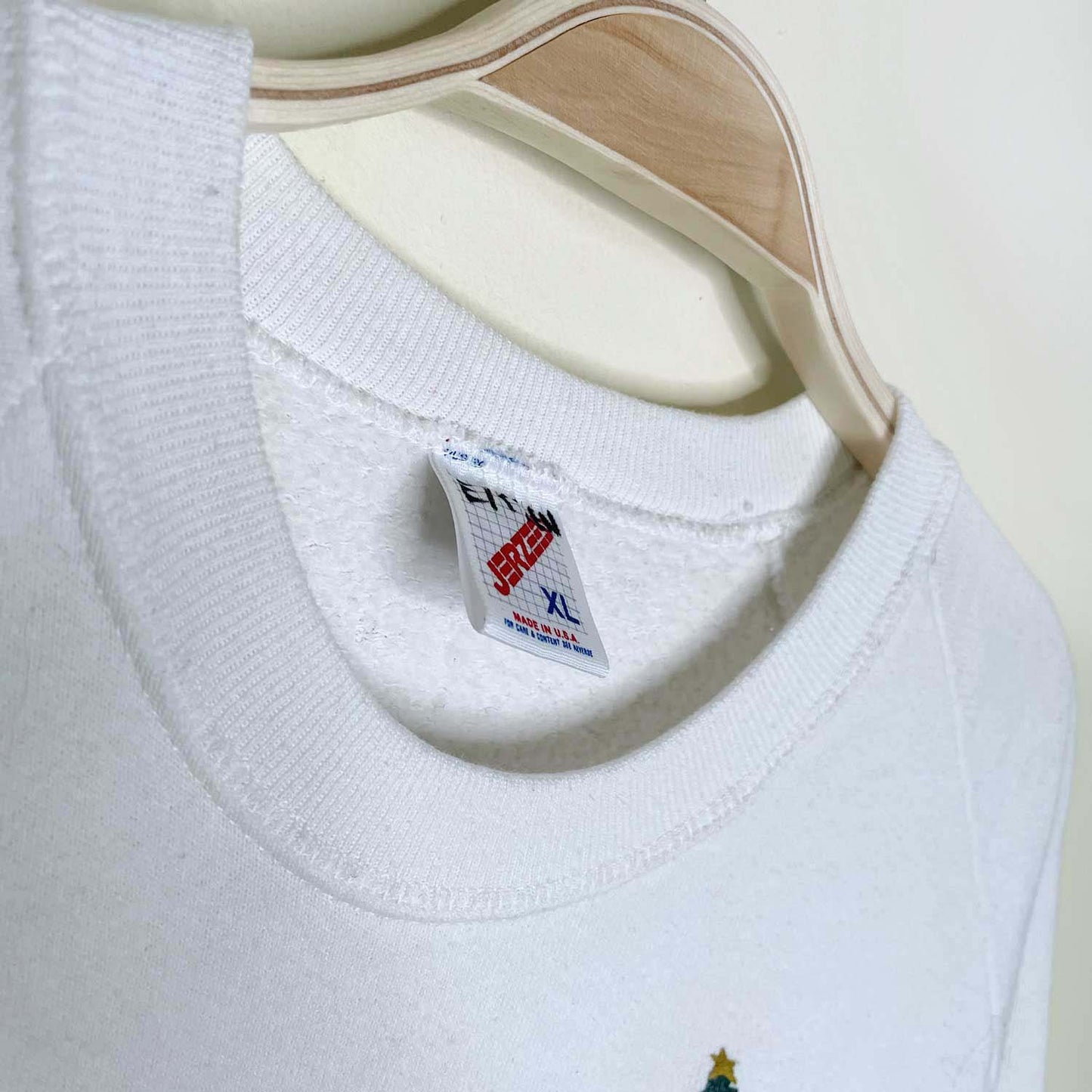 vintage 80s  jerzees white christmas tree crew - size xl
