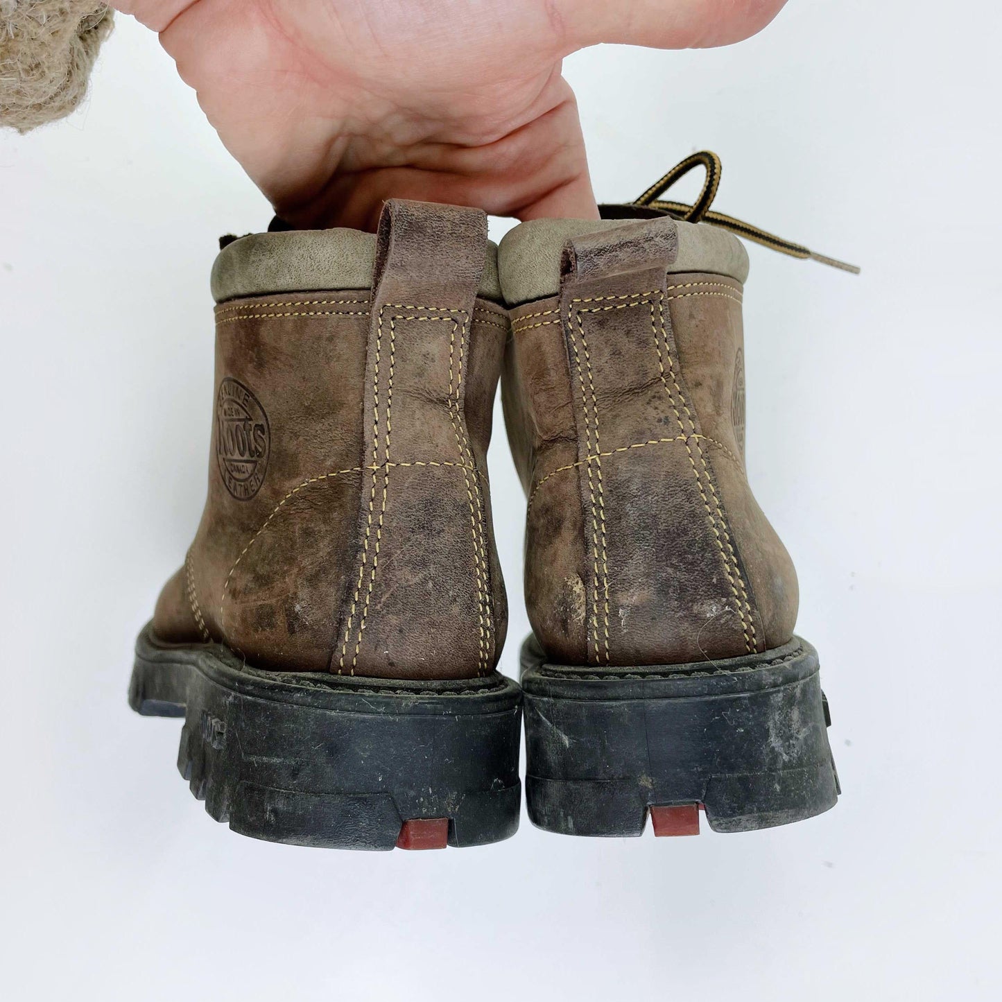 roots tuff leather hiking boots - size 5.5