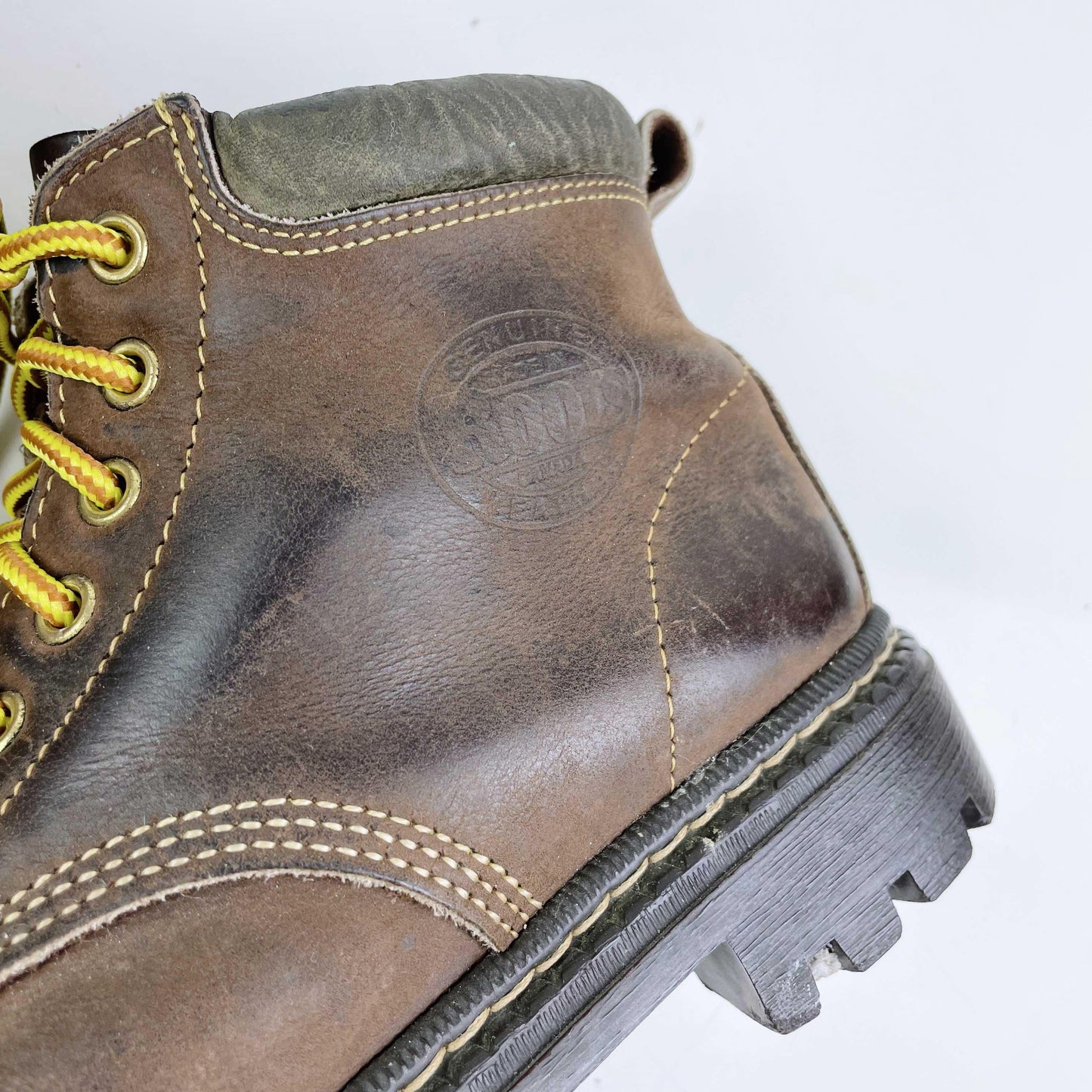 vintage 00s roots tuff leather hiking boots - size 6