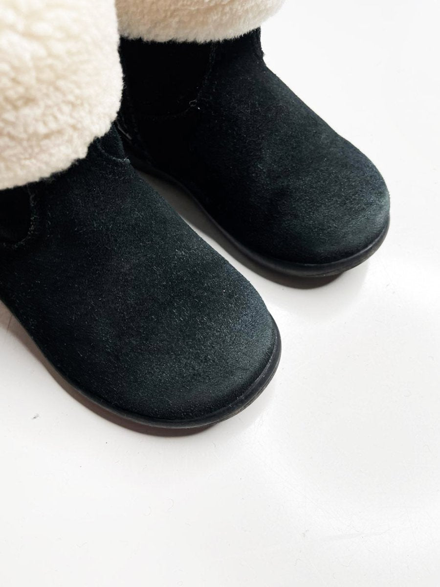 ugg jorie II sheepskin boots for toddlers - good market thrift store