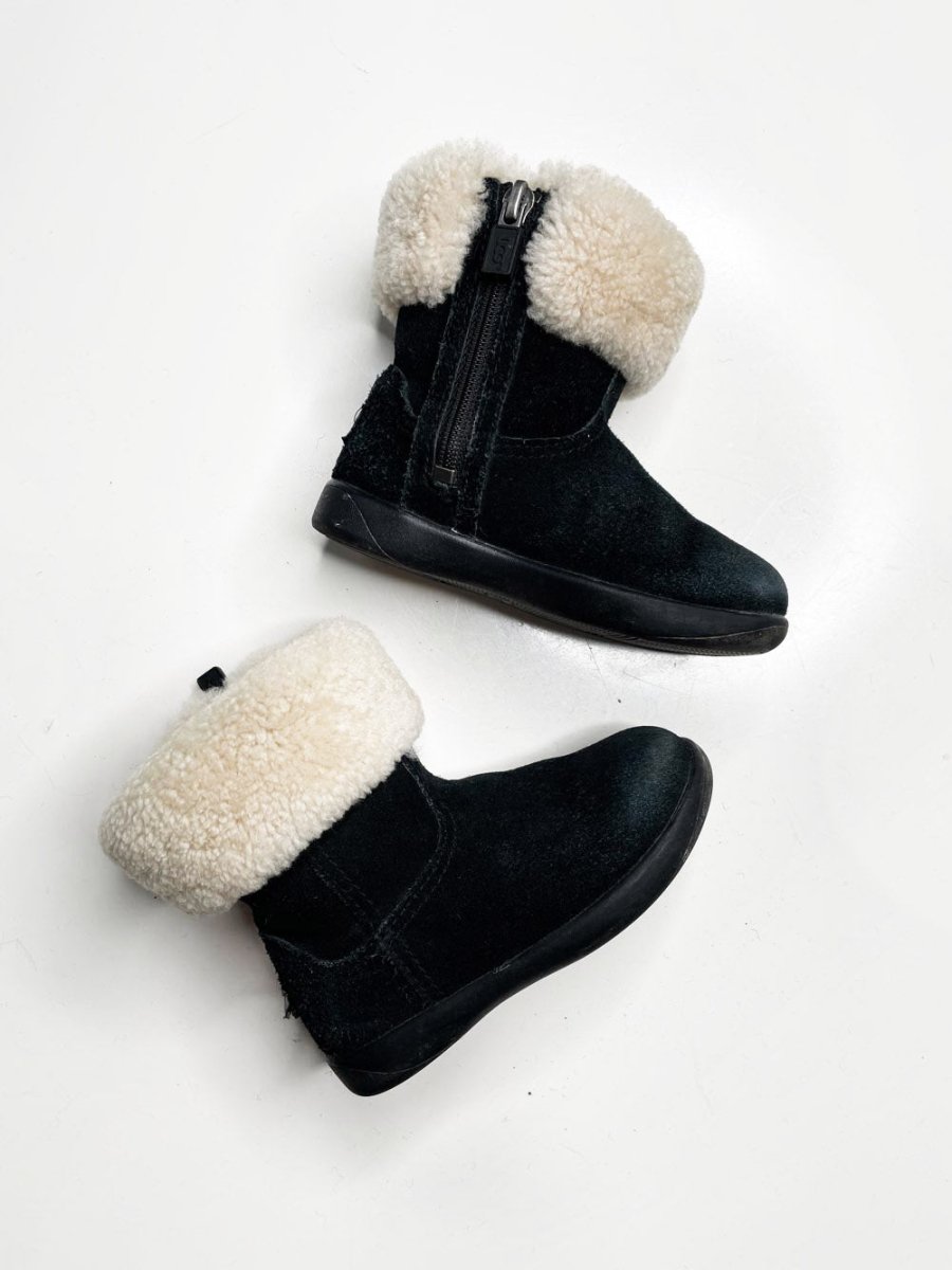 ugg jorie II sheepskin boots for toddlers - good market thrift store