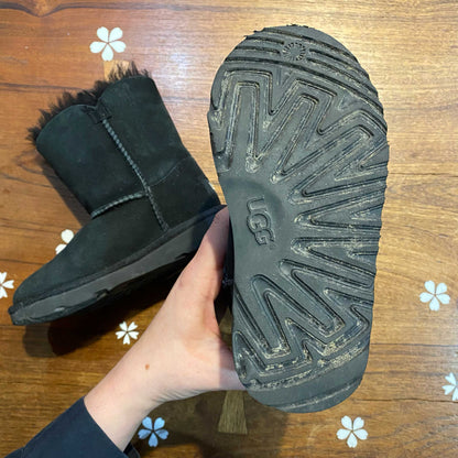 ugg black bailey button short boots - size 11