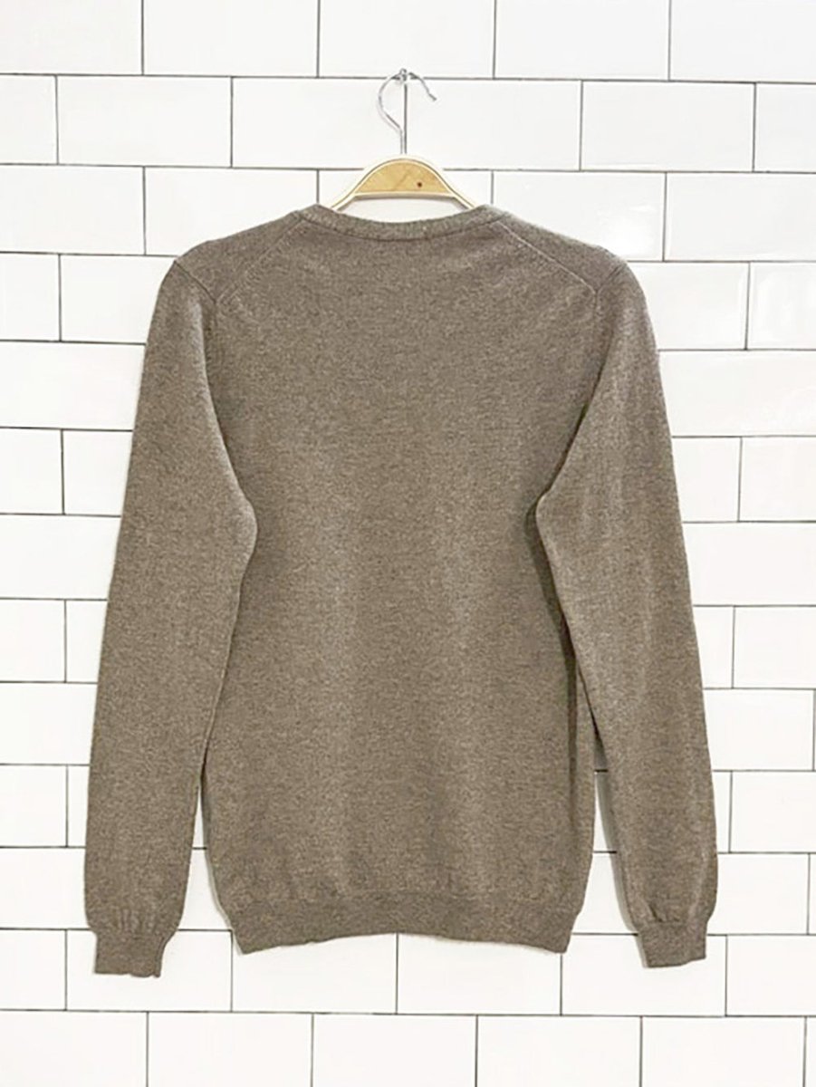 uniqlo 100% cashmere v - neck knit sweater - good market thrift store