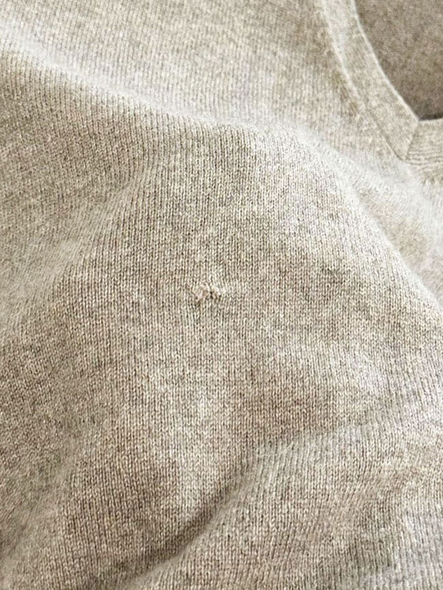 uniqlo 100% cashmere v - neck knit sweater - good market thrift store
