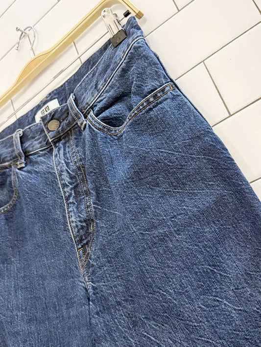 uniqlo high waisted slouchy barrel jeans - good market thrift store