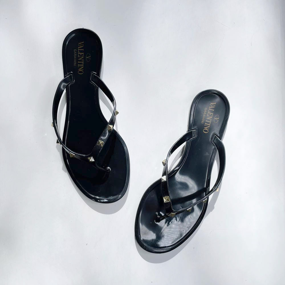 rework x valentino rockstud thong sandals
