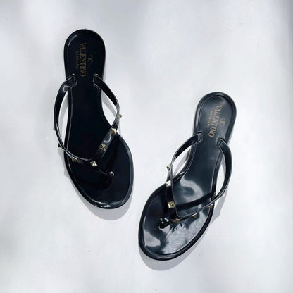 rework x valentino rockstud thong sandals