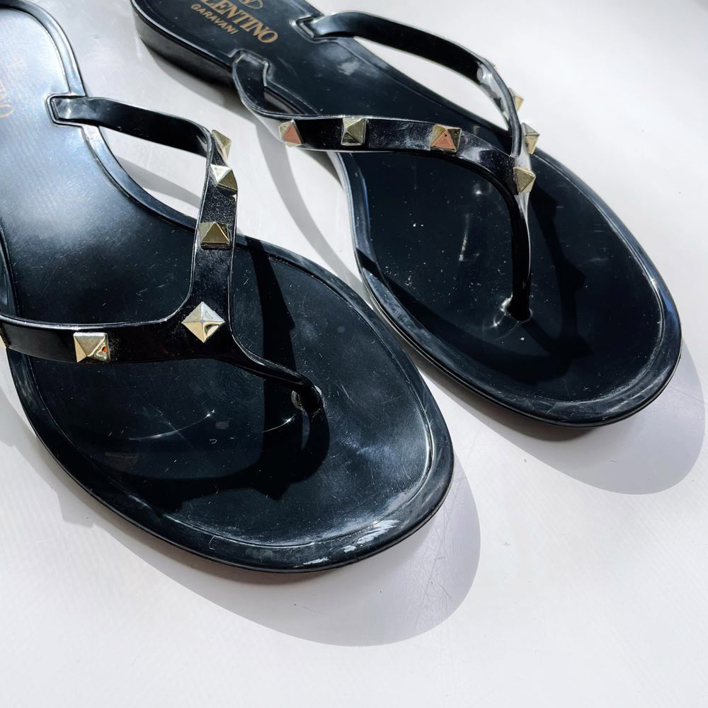 rework x valentino rockstud thong sandals