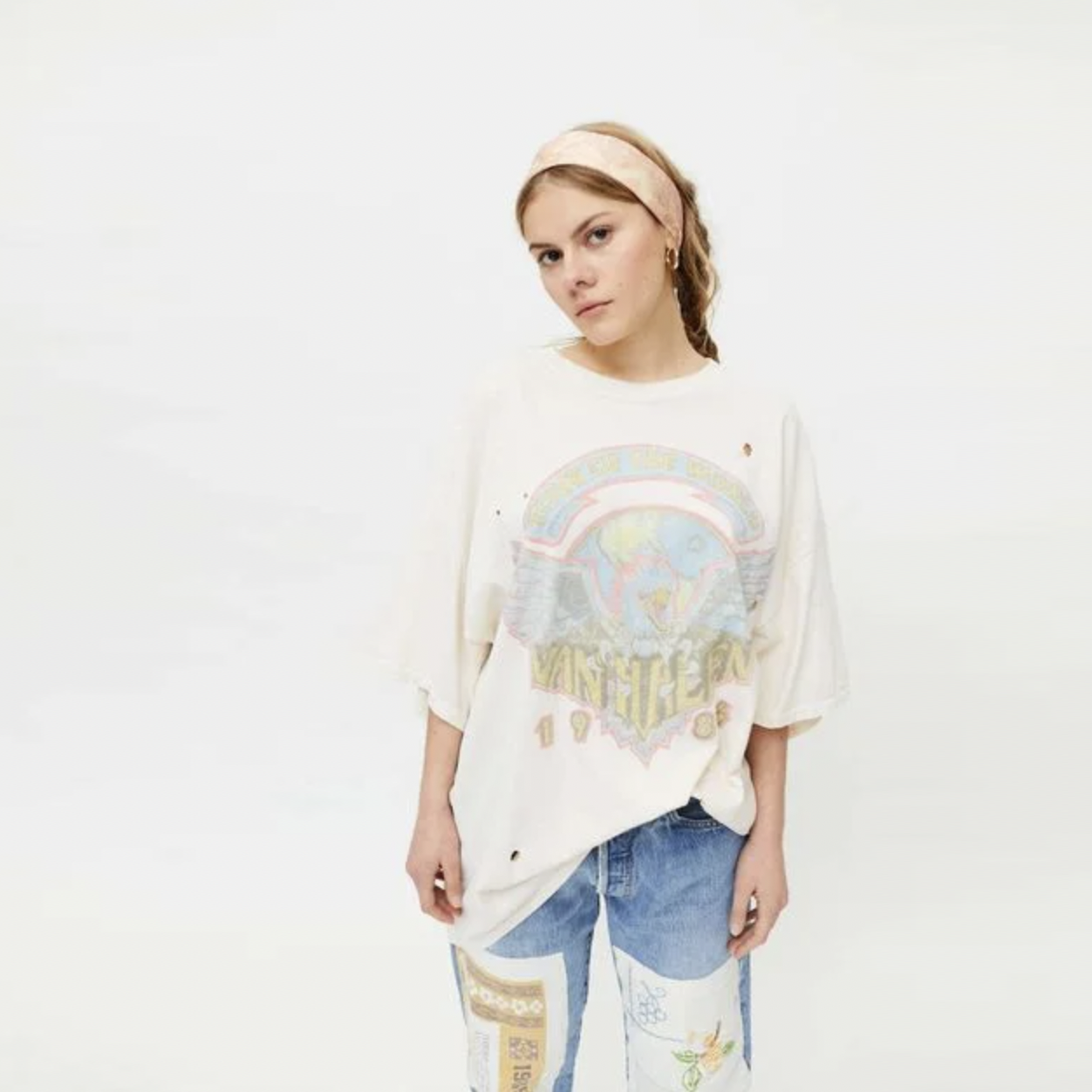 UO van halen tour of the world 1984 tee - size sm/med