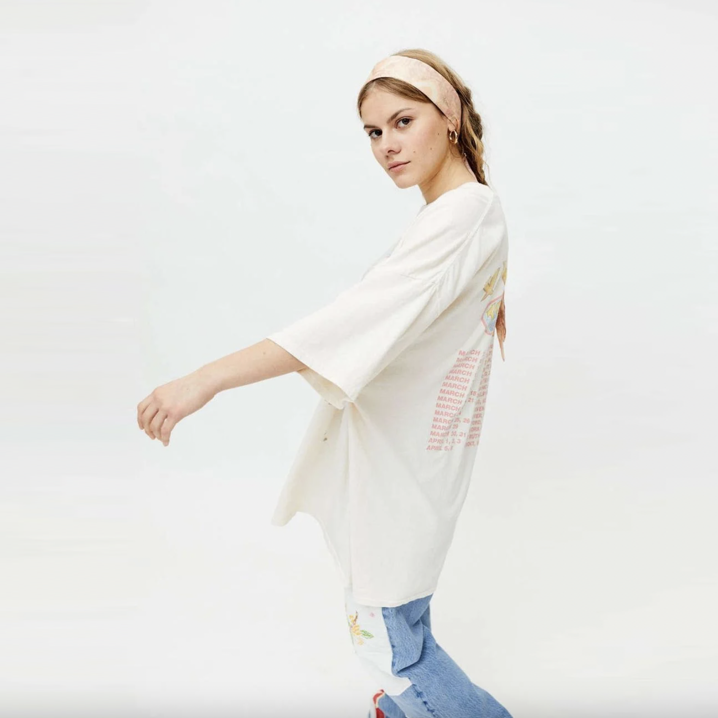 UO van halen tour of the world 1984 tee - size sm/med