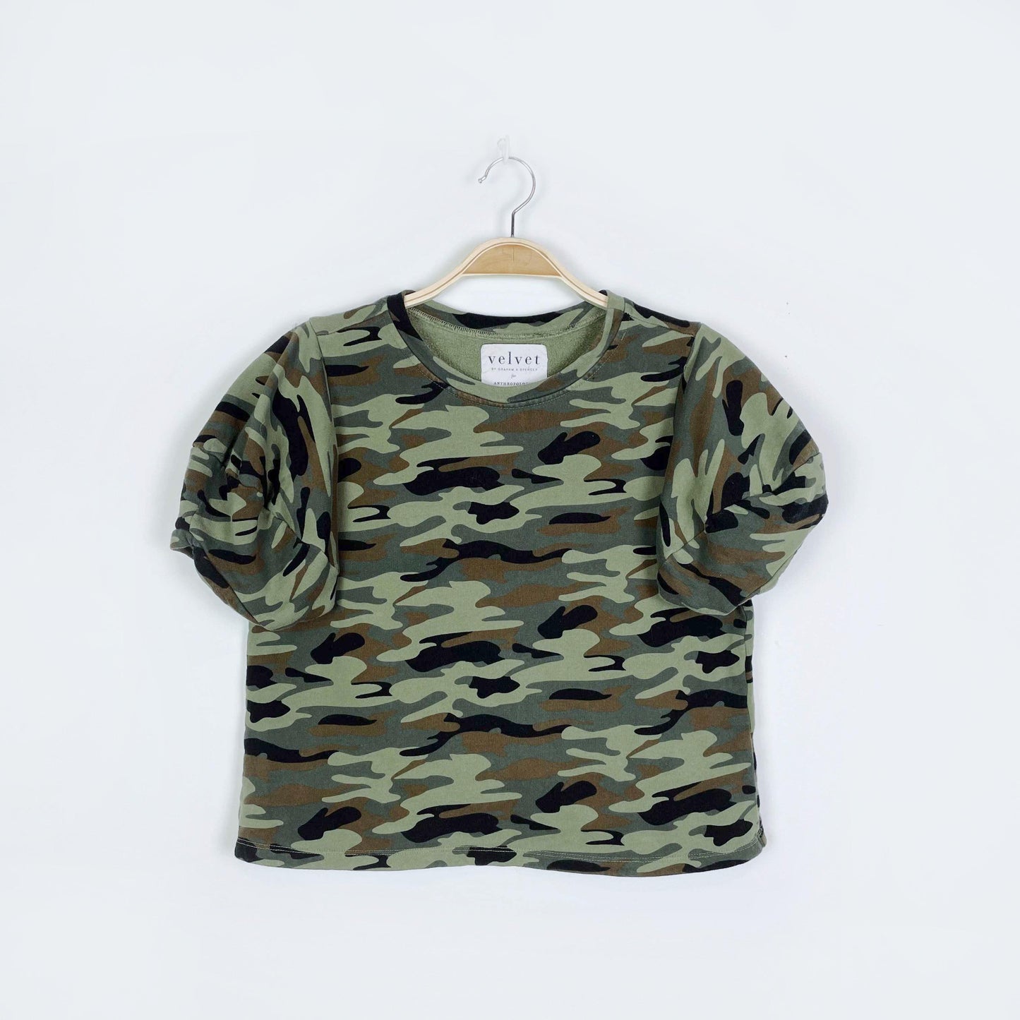 anthro velvet by graham & spencer camo short sleeve sweatshirt - size xs