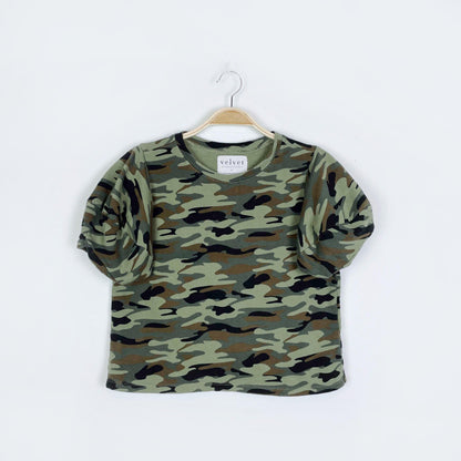 anthro velvet by graham & spencer camo short sleeve sweatshirt - size xs