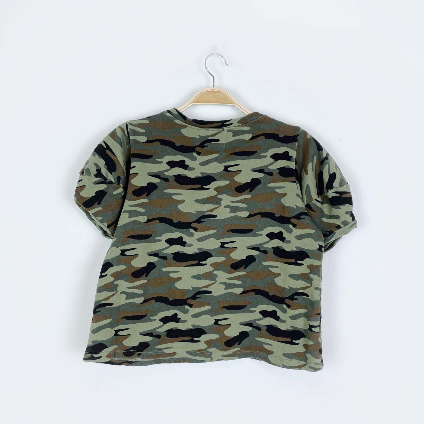 anthro velvet by graham & spencer camo short sleeve sweatshirt - size xs