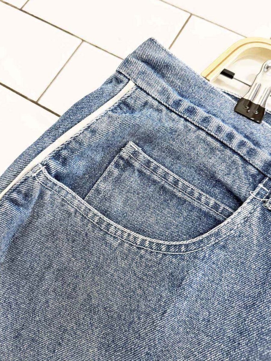 vintage 00s 725 originals white stripe long denim shorts - good market thrift store