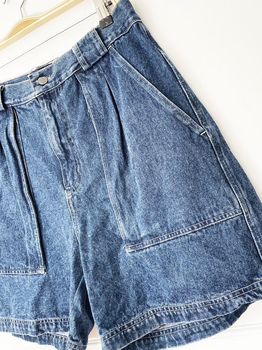 vintage 00s bb exploration pleated pocket denim shorts - good market thrift store