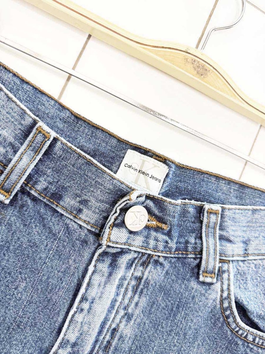 vintage 00s calvin klein mid - rise denim shorts - good market thrift store