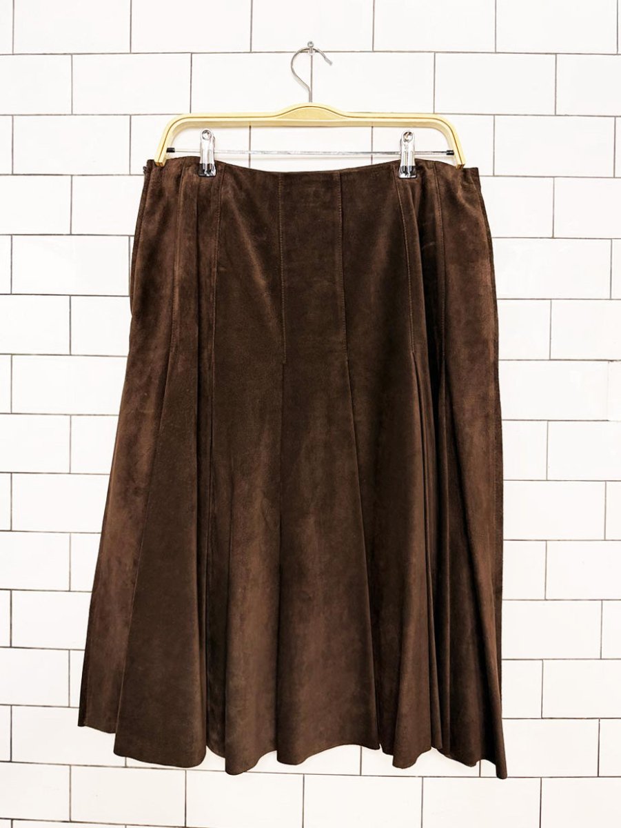 vintage 00s danier soft suede tulip hem knee-length skirt | lambskin leather - good market thrift store